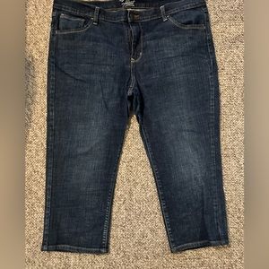 Old Navy the Flirt Jean Capris Size 16